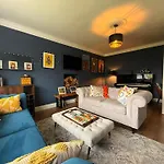 4br House By Travel Lets Homes Donegal With Foyleview & Garden *