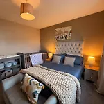 Hébergement de vacances 4br House By Travel Lets Homes Donegal With Foyleview & Garden