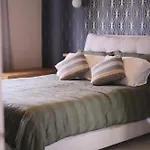 4br House By Travel Lets Homes Donegal With Foyleview & Garden *