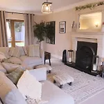 4br House By Travel Lets Homes Donegal With Foyleview & Garden *