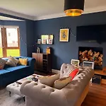 4br House By Travel Lets Homes Donegal With Foyleview & Garden *