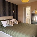 Hébergement de vacances 4br House By Travel Lets Homes Donegal With Foyleview & Garden *