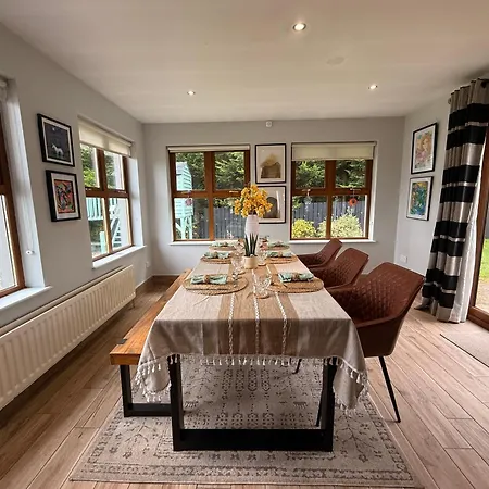 4 Bedroom House By Travel Lets Homes Quigley's Point With Foyleview & Garden *