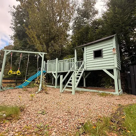 4br House By Travel Lets Homes Donegal With Foyleview & Garden * Moville