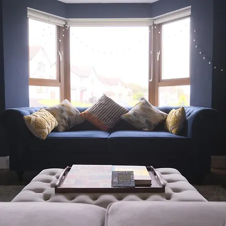 4 Bedroom House By Travel Lets Homes Quigley's Point With Foyleview & Garden Holiday home *