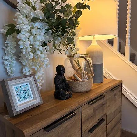 4 Bedroom House By Travel Lets Homes Quigley's Point With Foyleview & Garden *