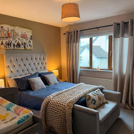 4 Bedroom House By Travel Lets Homes Quigley's Point With Foyleview & Garden
