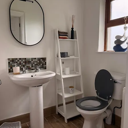 Holiday home 4 Bedroom House By Travel Lets Homes Quigley's Point With Foyleview & Garden