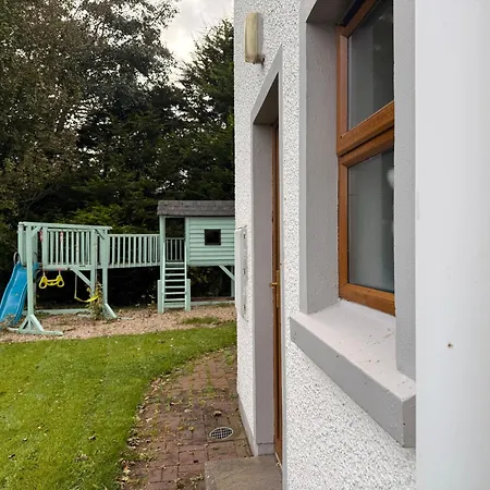 4 Bedroom House By Travel Lets Holiday Homes Quigley'S Point With Foyleview & Garden בית נופש *